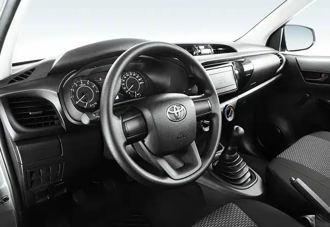 Hilux-interior-1